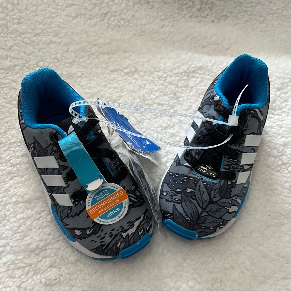 NWT Adidas ZX Flux Shoes Sneakers Athletic Toddler Kids Extra Laces Gray Blue 6K